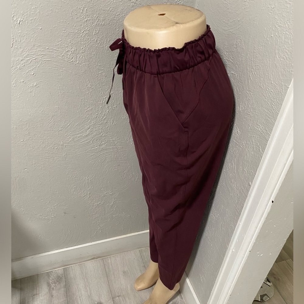 Lululemon joggers size 8